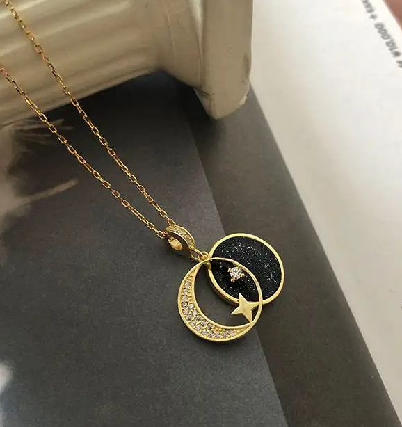 Luna Midnight Pendant necklace